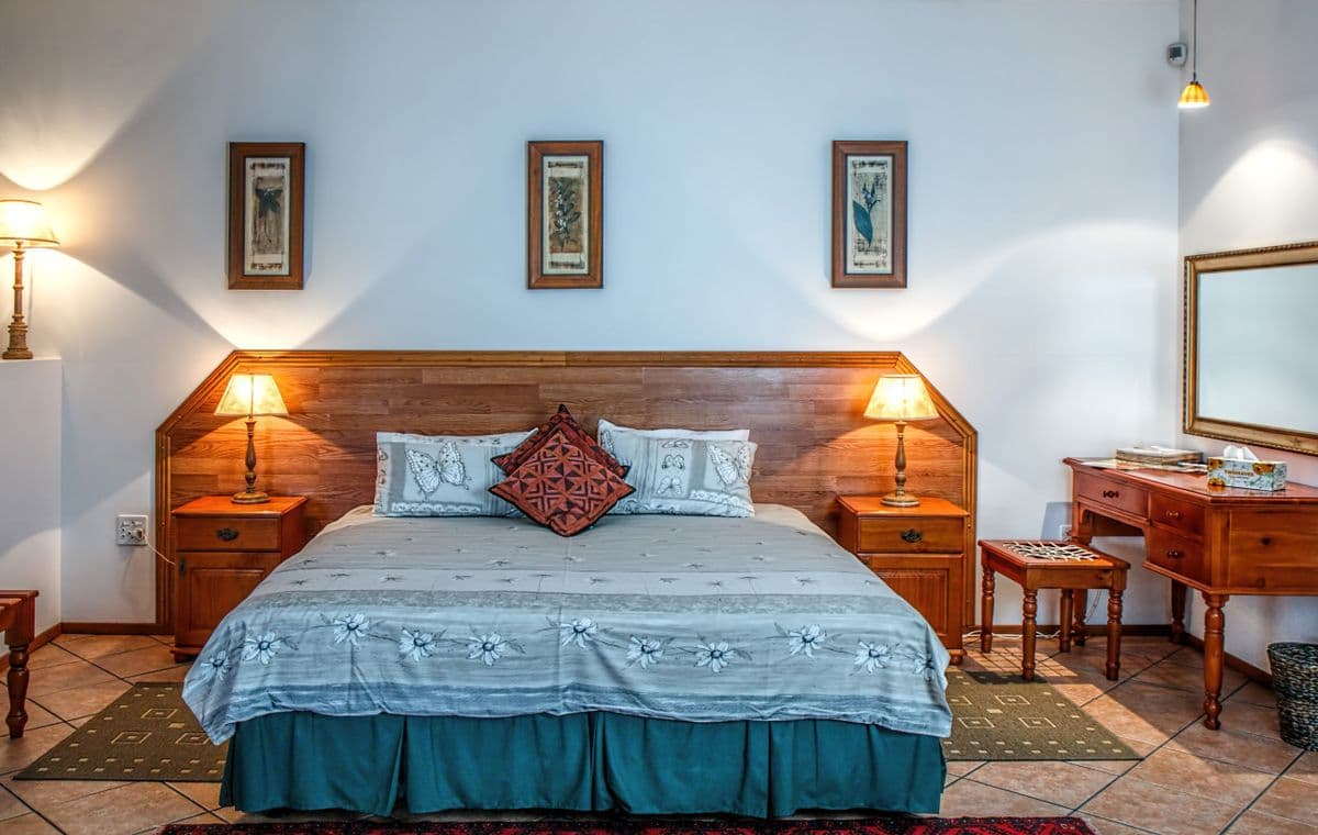 Deluxe twin room with twin beds